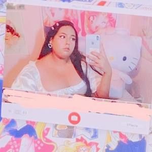 Meet your Posher, Dominique